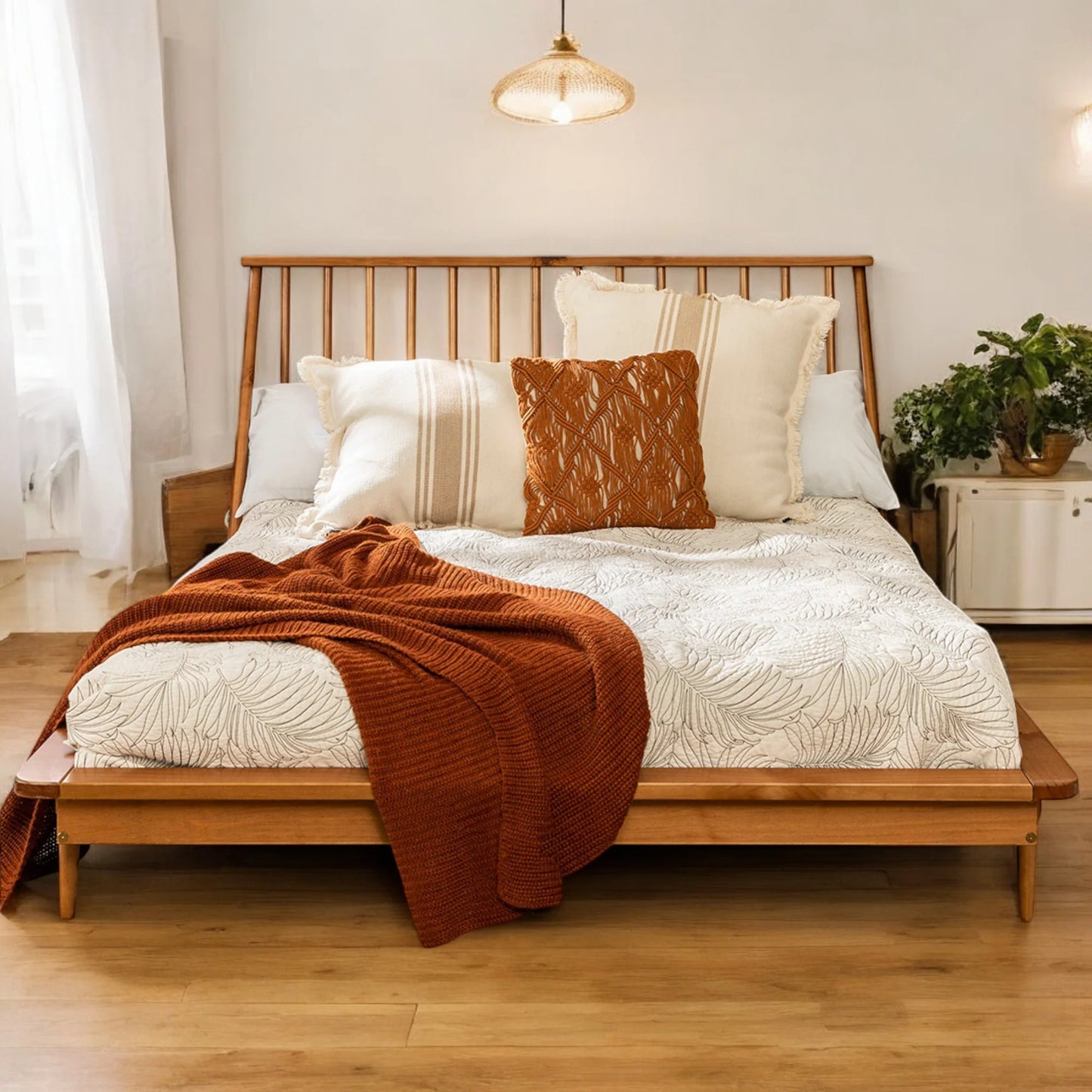 Custum Jodhpur Vriksh Ameya Solid Wood Queen Bed